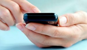 Hvis du vil finne ut status for kontoen ved hjelp av en Rostelecom mobiltelefon, send en forespørsel * 102 #